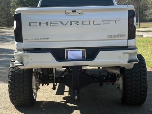 Used 2021 Chevrolet Silverado 2500 High Country w/ Z71 Off-Road Package image 5