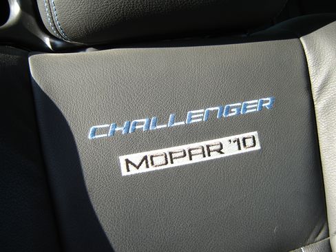 Used 2010 Dodge Challenger R/T w/ Mopar 10 Pkg image 9
