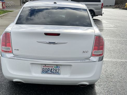 Used 2014 Chrysler 300 Sedan 4D w/ Driver Convenience Group image 6