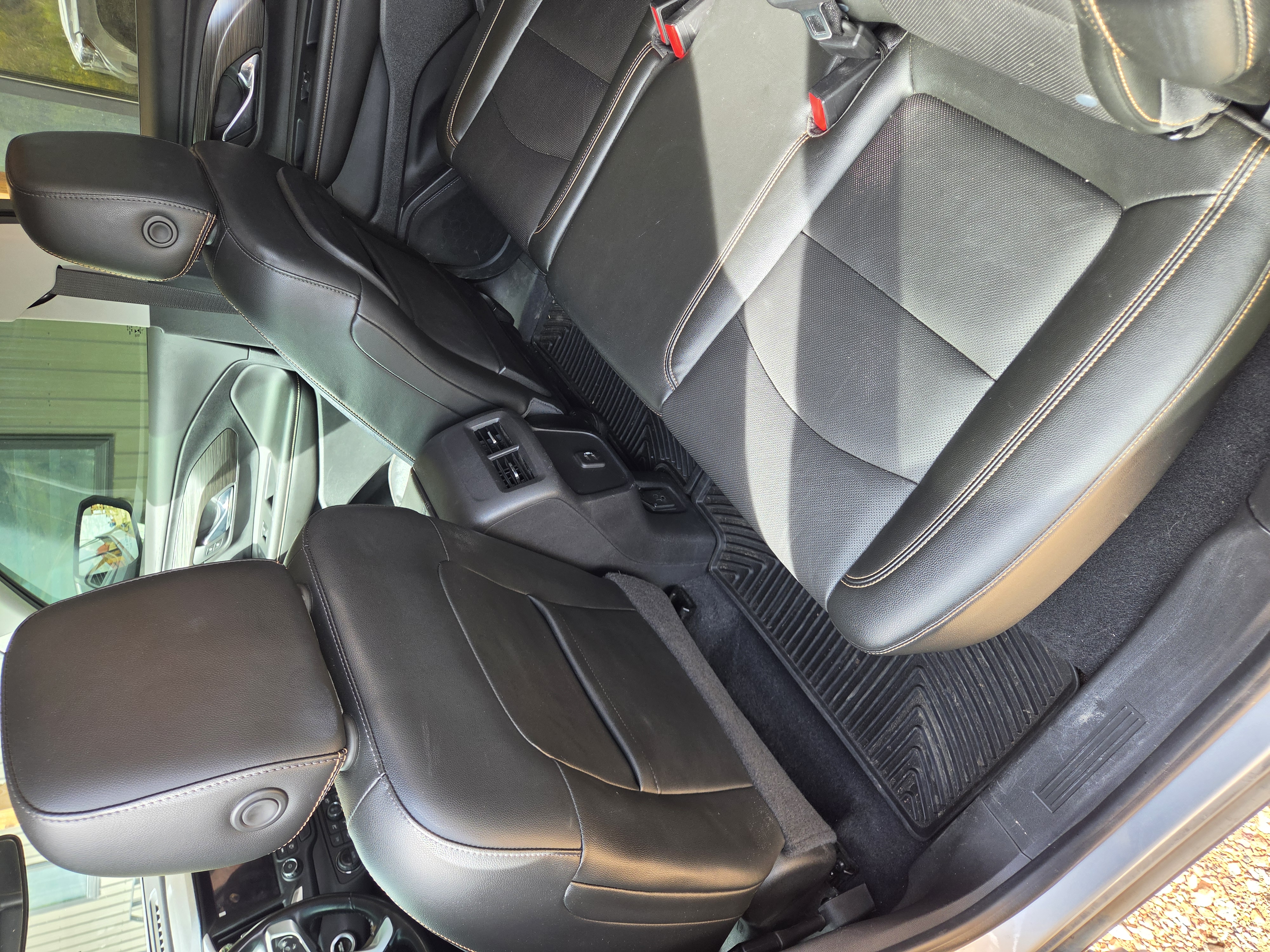 Used 2020 GMC Terrain SLT w/ Preferred Package AWD/4WD image 14