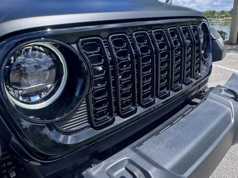 Used 2024 Jeep Wrangler Unlimited Sport AWD/4WD image 28
