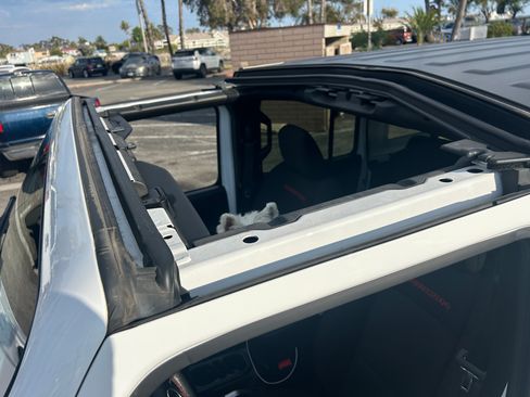 Used 2018 Jeep Wrangler Unlimited Rubicon AWD/4WD image 9