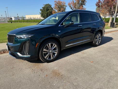 Used 2025 Cadillac XT6 Premium Luxury image 9
