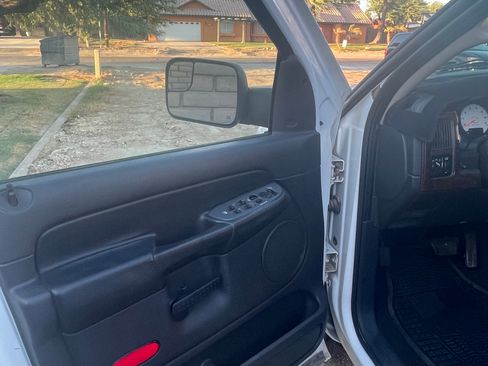 Used 2004 Dodge Ram 1500 Truck SLT image 9
