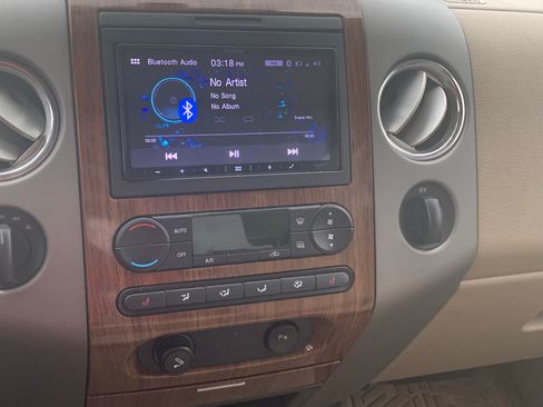 Used 2004 Ford F150 Lariat image 5