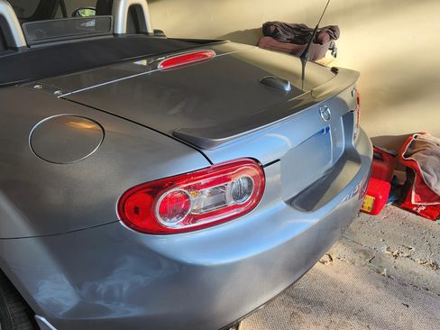 Used 2010 MAZDA MX-5 Miata Grand Touring w/ Premium Pkg image 6
