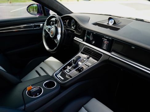 Used 2018 Porsche Panamera Turbo S image 5