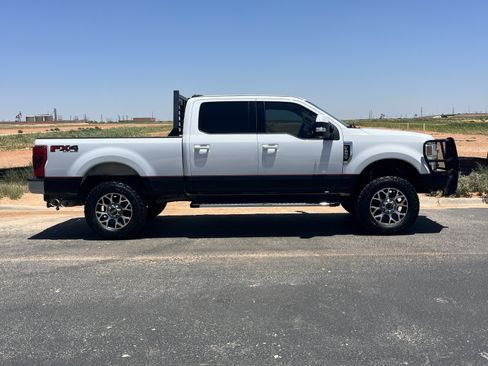 Used 2021 Ford F250 Lariat w/ Lariat Value Package AWD/4WD image 2