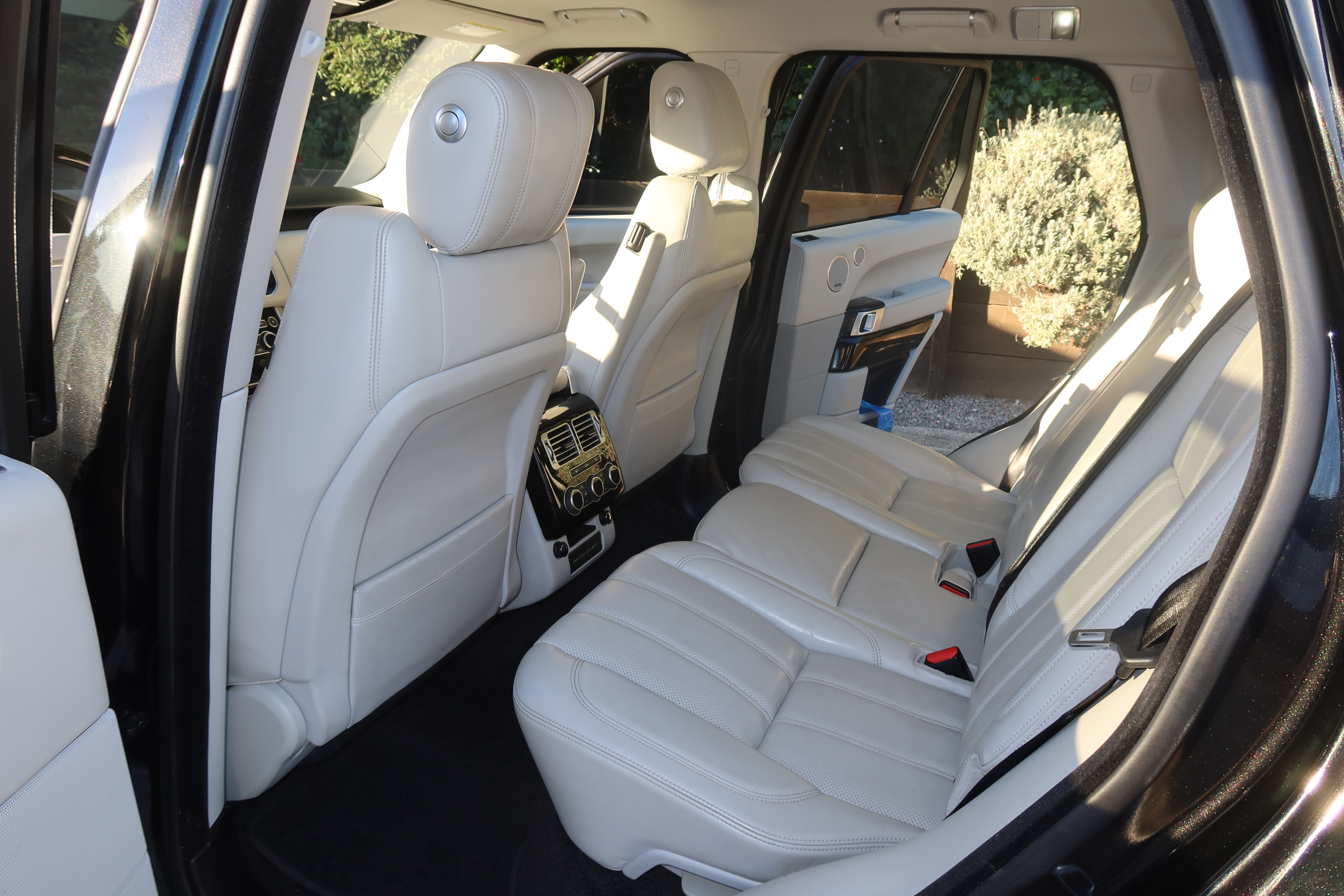 Used 2017 Land Rover Range Rover Supercharged AWD/4WD image 6