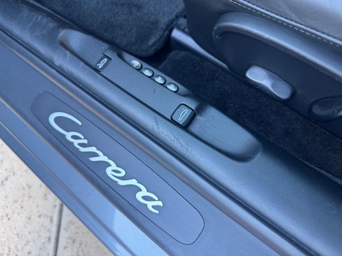 Used 2001 Porsche 911 Carrera 4 image 23
