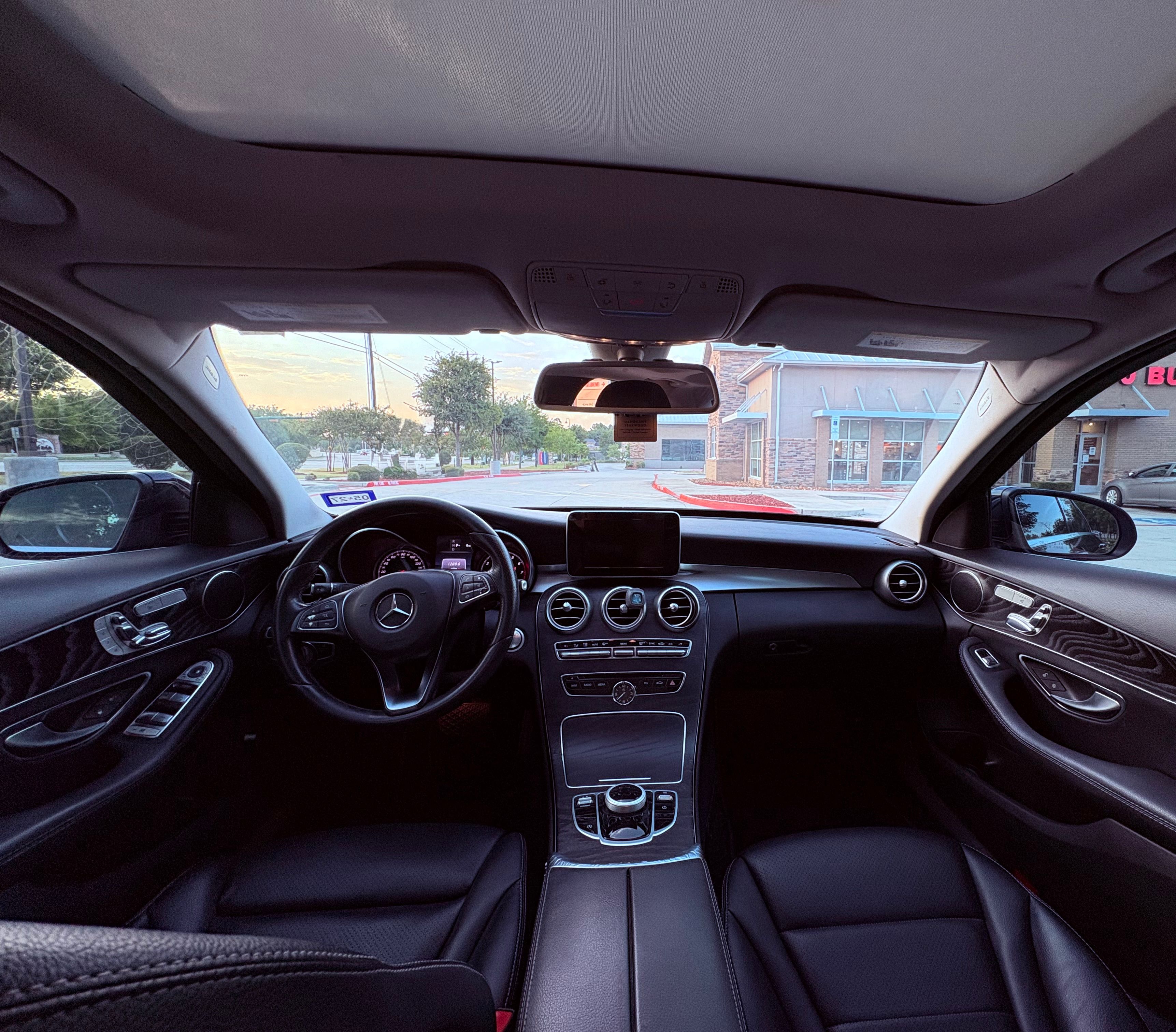 Used 2017 Mercedes-Benz C 300 Sedan image 4