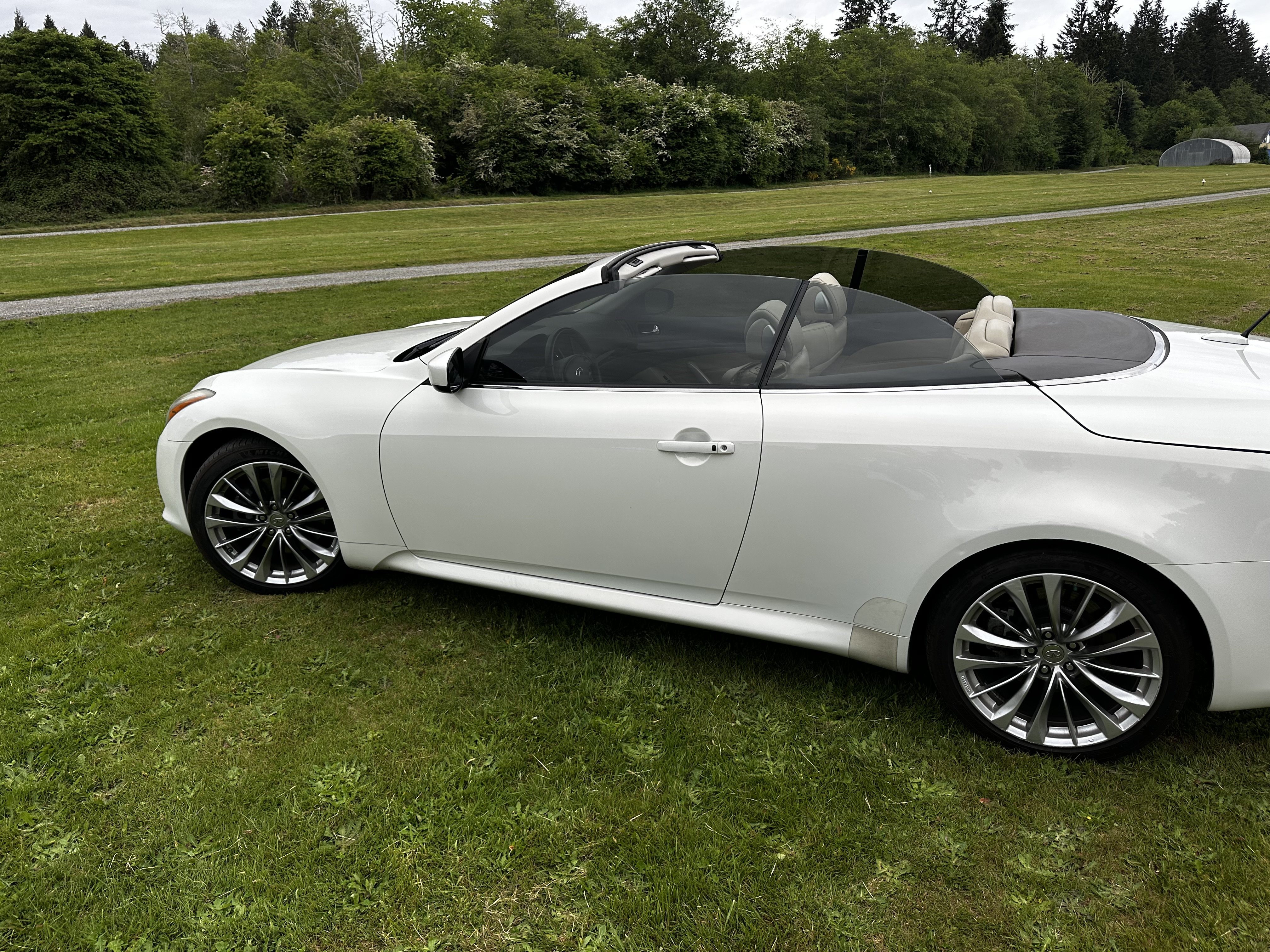 Used 2011 INFINITI G37 Convertible w/ Premium Pkg RWD image 23