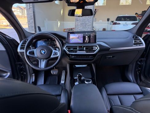 Used 2025 BMW X4 xDrive30i w/ M Sport Package image 10