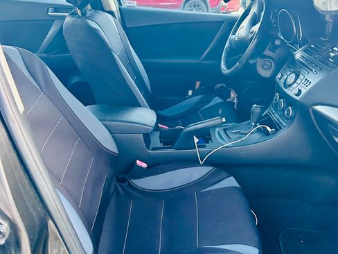 Used 2013 MAZDA MAZDA3 i Touring w/ Preferred Equipment Pkg image 6