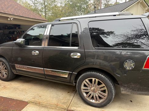 Used 2007 Lincoln Navigator 4WD image 6