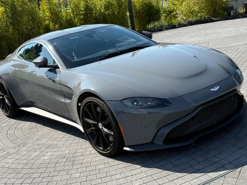 Used 2020 Aston Martin V8 Vantage Coupe image 13