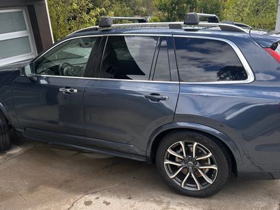 Used 2019 Volvo XC90 T5 Momentum w/ Advanced Package