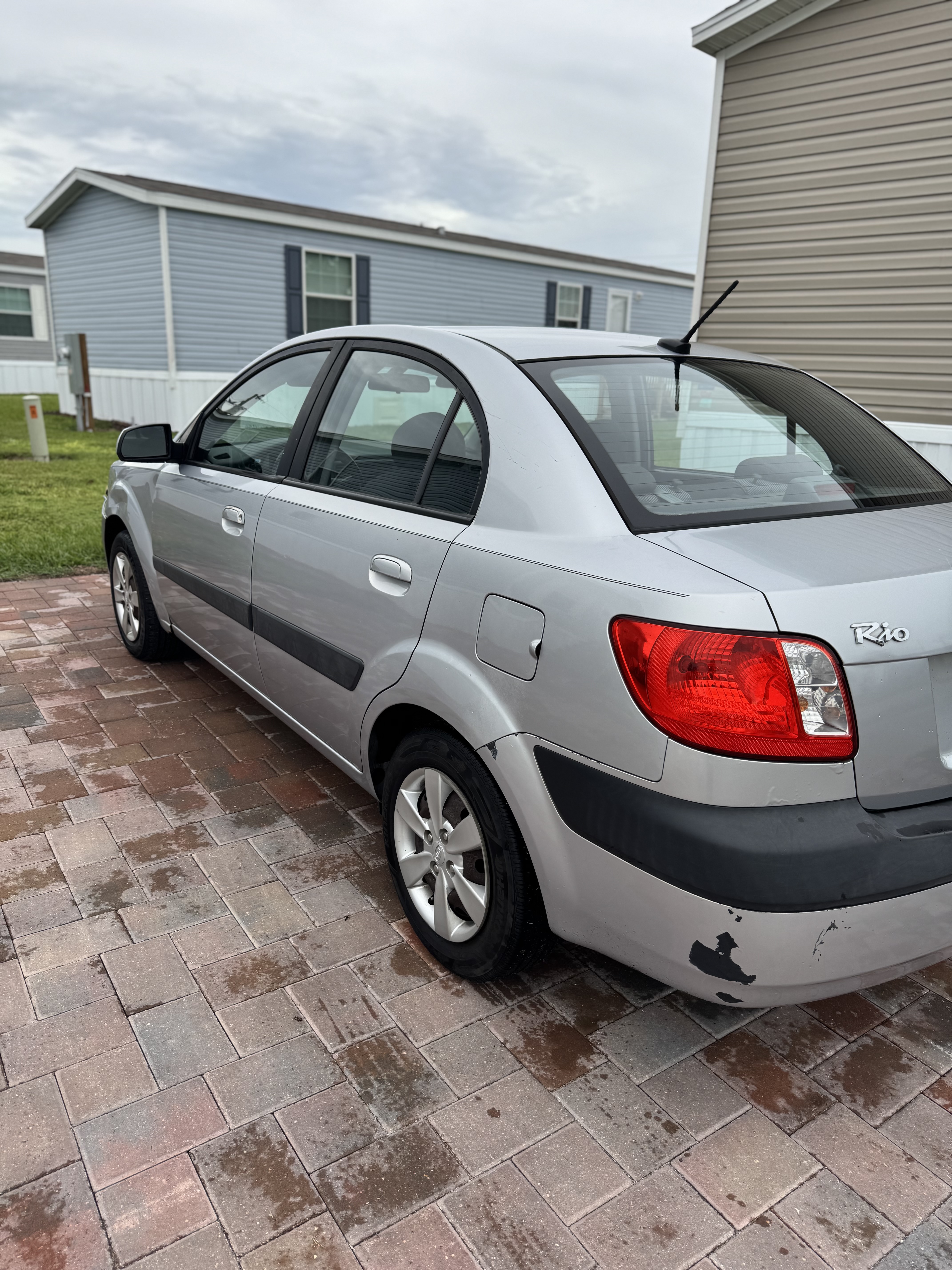 Used 2009 Kia Rio LX w/ PWR Pkg FWD image 5