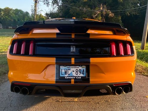 Used 2019 Ford Mustang Shelby GT350 w/ Technology Package image 8