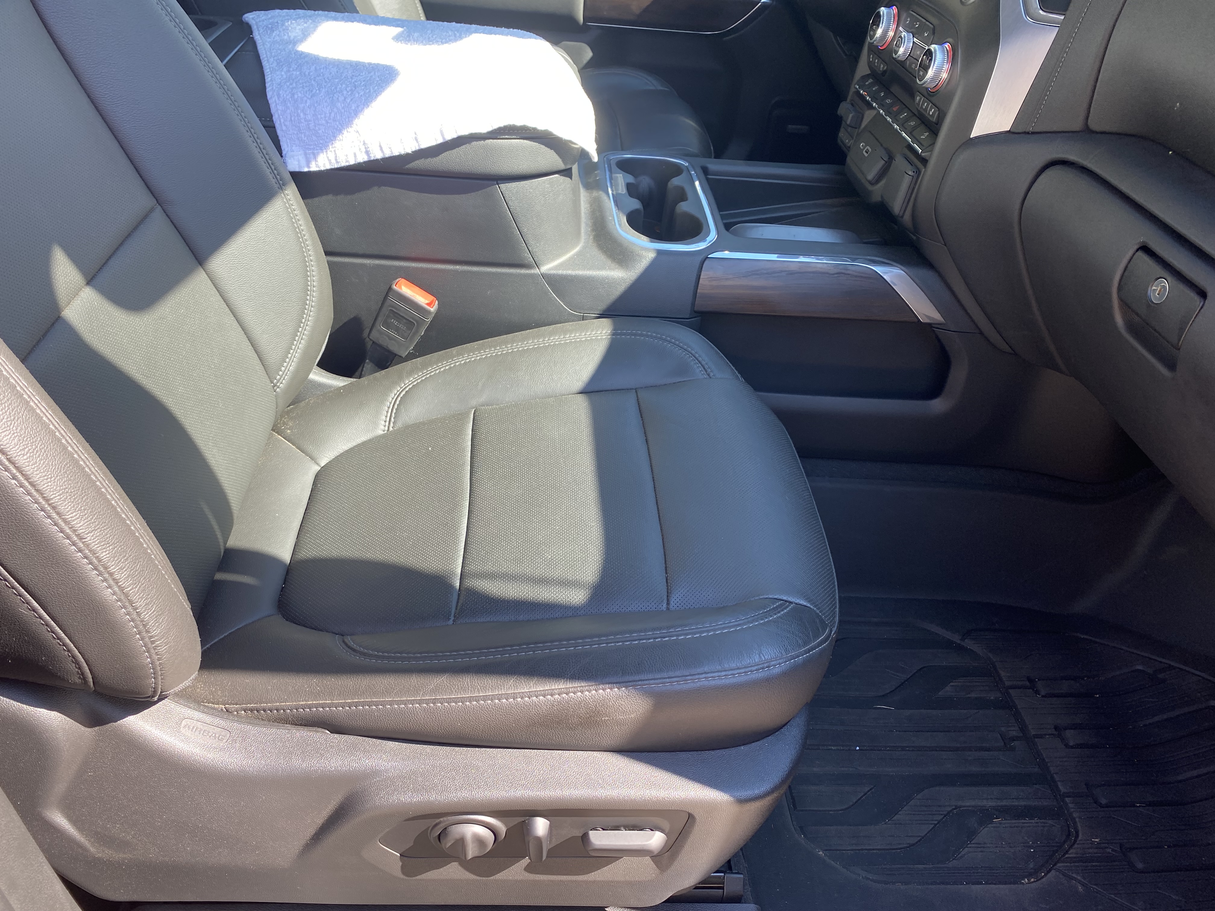 Used 2020 GMC Sierra 2500 SLT w/ Technology Package AWD/4WD image 6