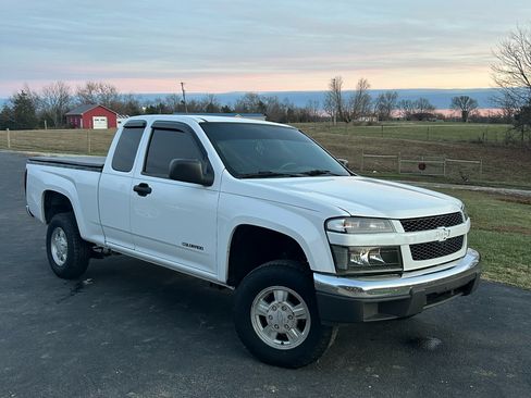 Used 2004 Chevrolet Colorado 2WD Extended Cab w/ Comfort Convenience Package image 1