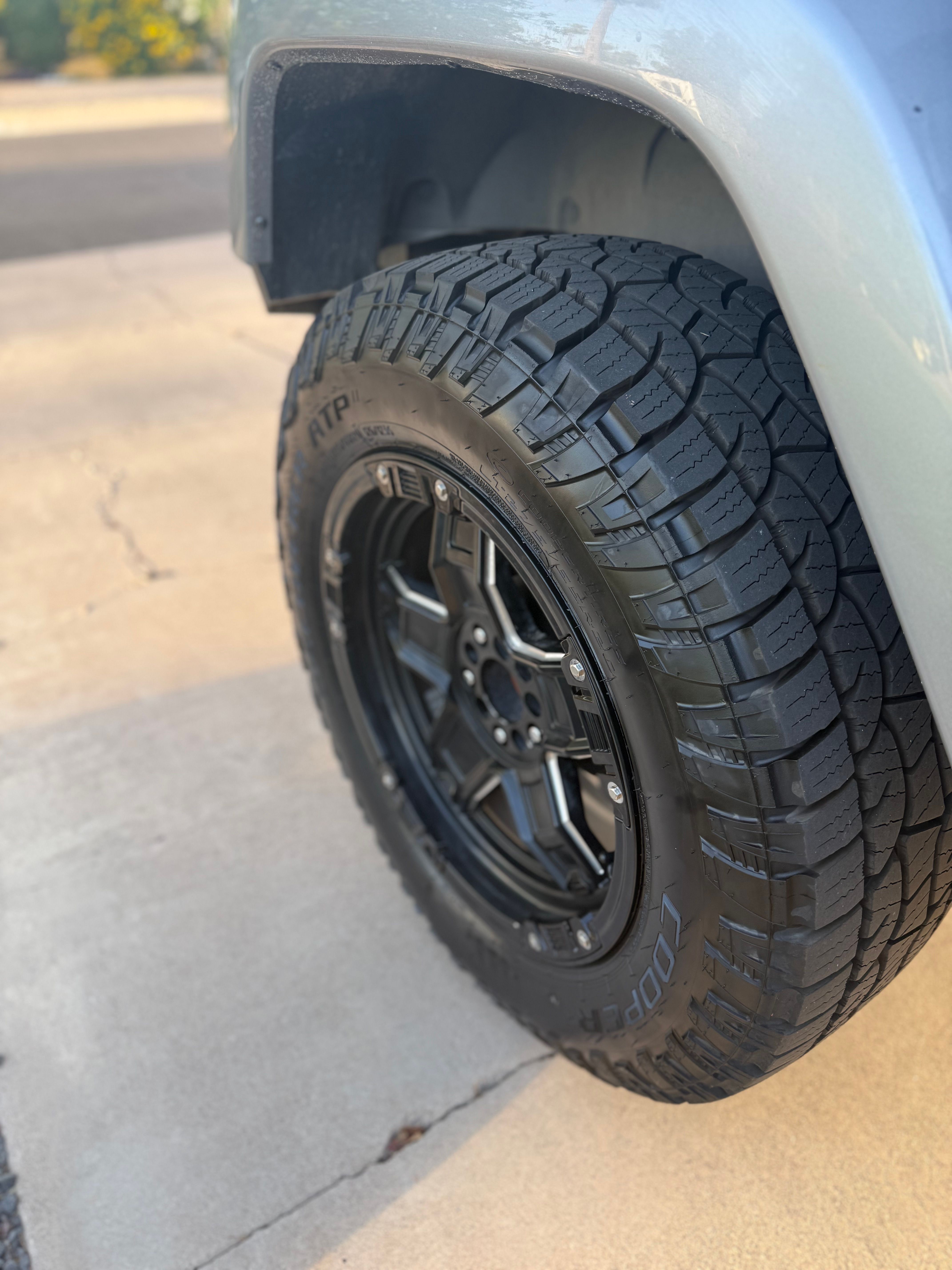 Used 2014 Jeep Wrangler Unlimited Sahara AWD/4WD image 8