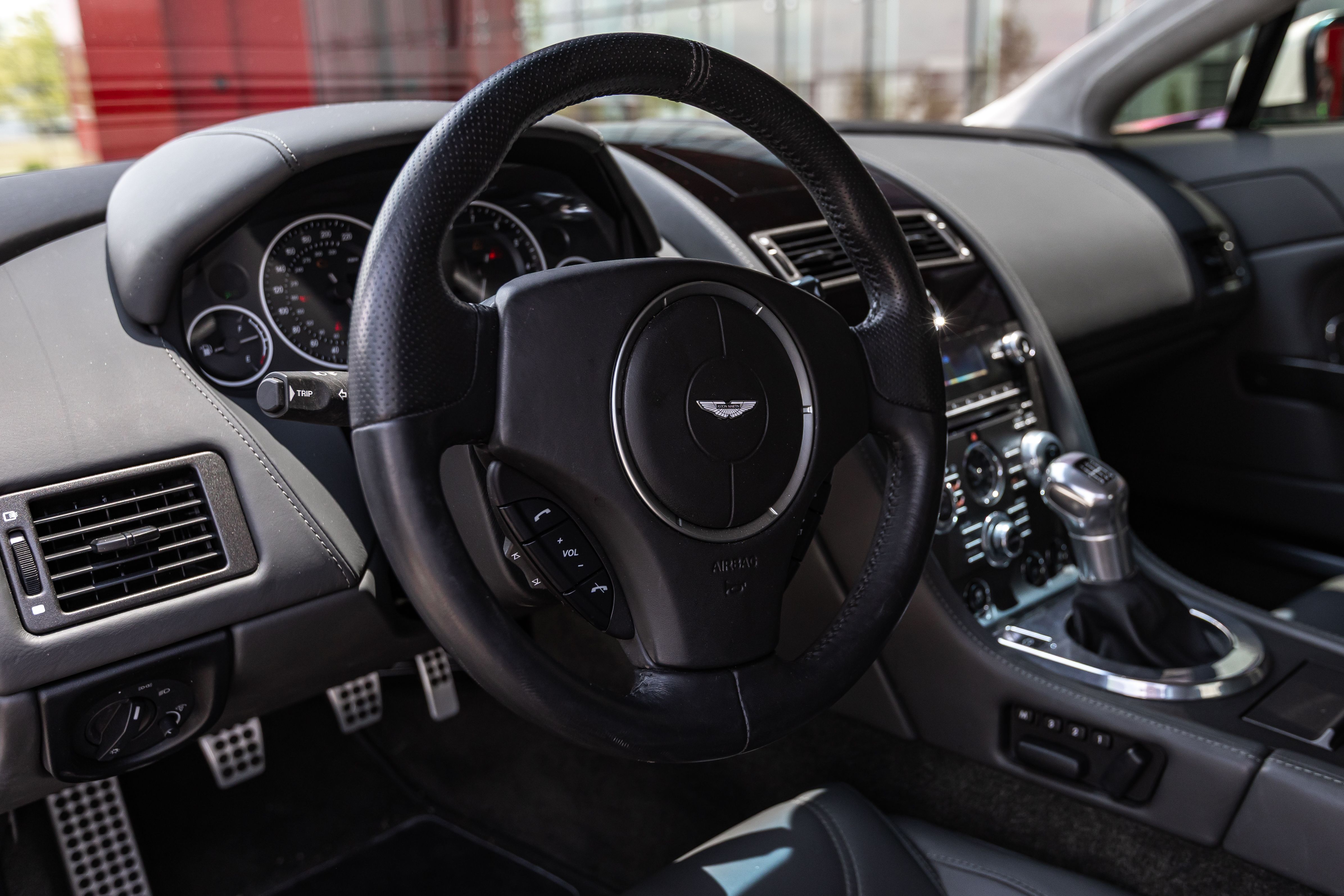 Used 2012 Aston Martin V12 Vantage Coupe RWD image 26