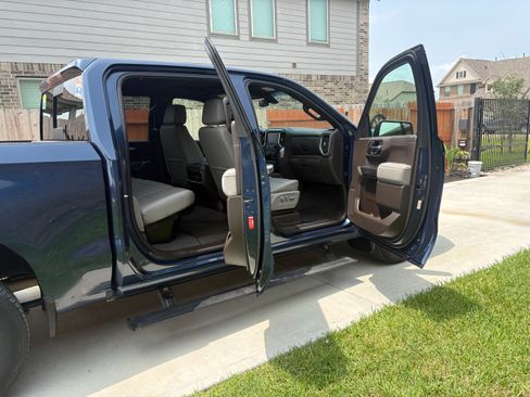 Used 2022 Chevrolet Silverado 1500 LTZ w/ Max Trailering Package RWD image 6
