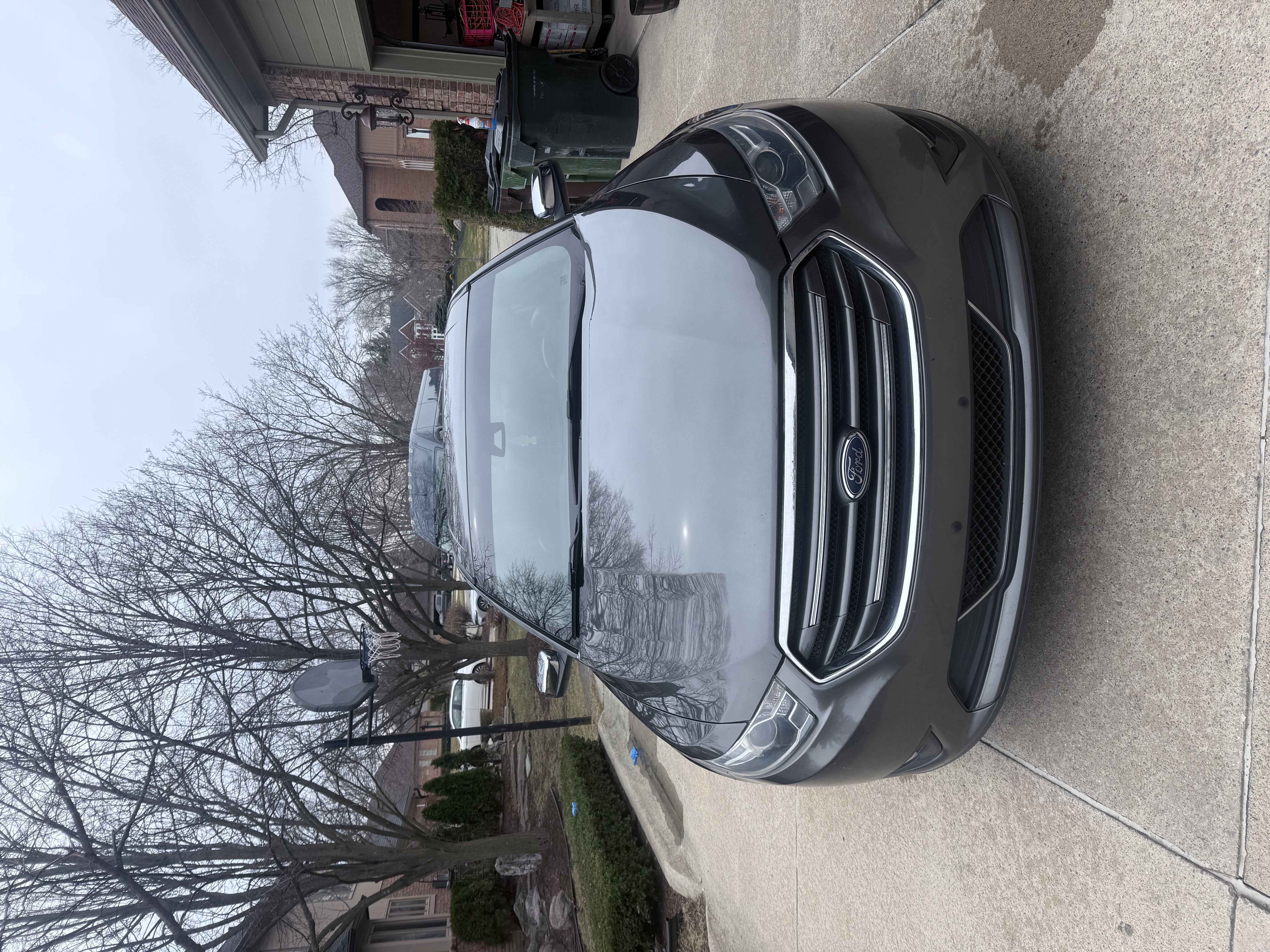 Used 2017 Ford Taurus Limited FWD image 1