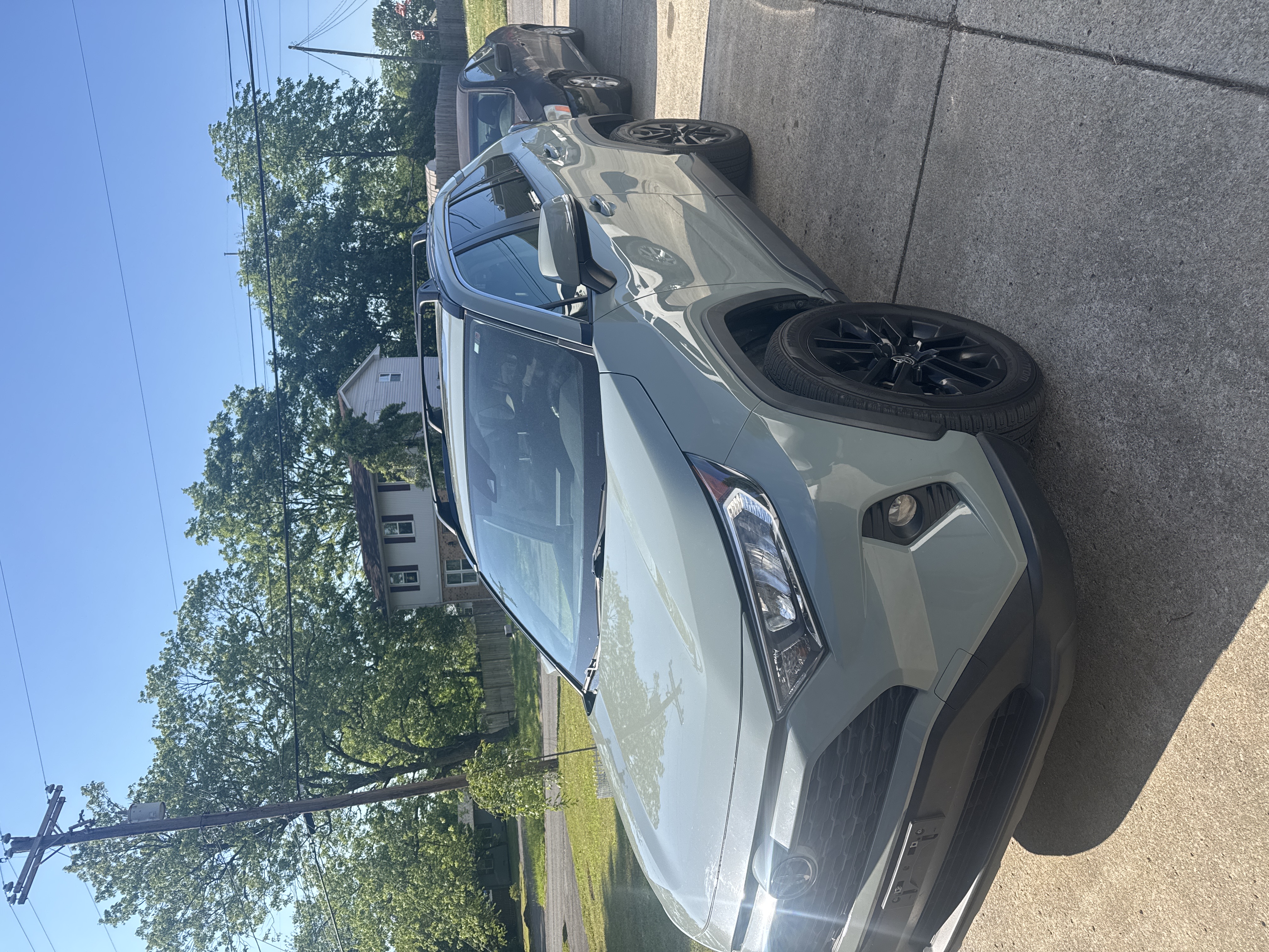 Used 2021 Toyota RAV4 XLE Premium FWD image 2