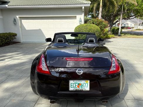 Used 2012 Nissan 370Z Touring image 22