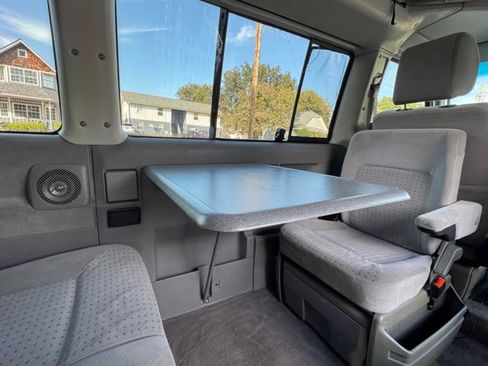 Used 2002 Volkswagen Eurovan MV image 8