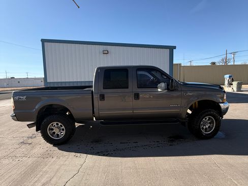 Used 2002 Ford F250 Lariat image 1