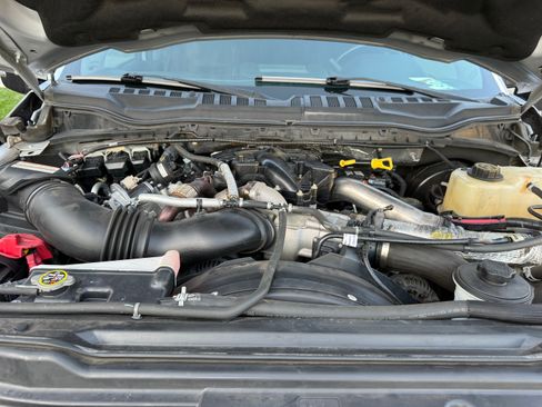 Used 2017 Ford F250 Lariat w/ Lariat Ultimate Package image 28