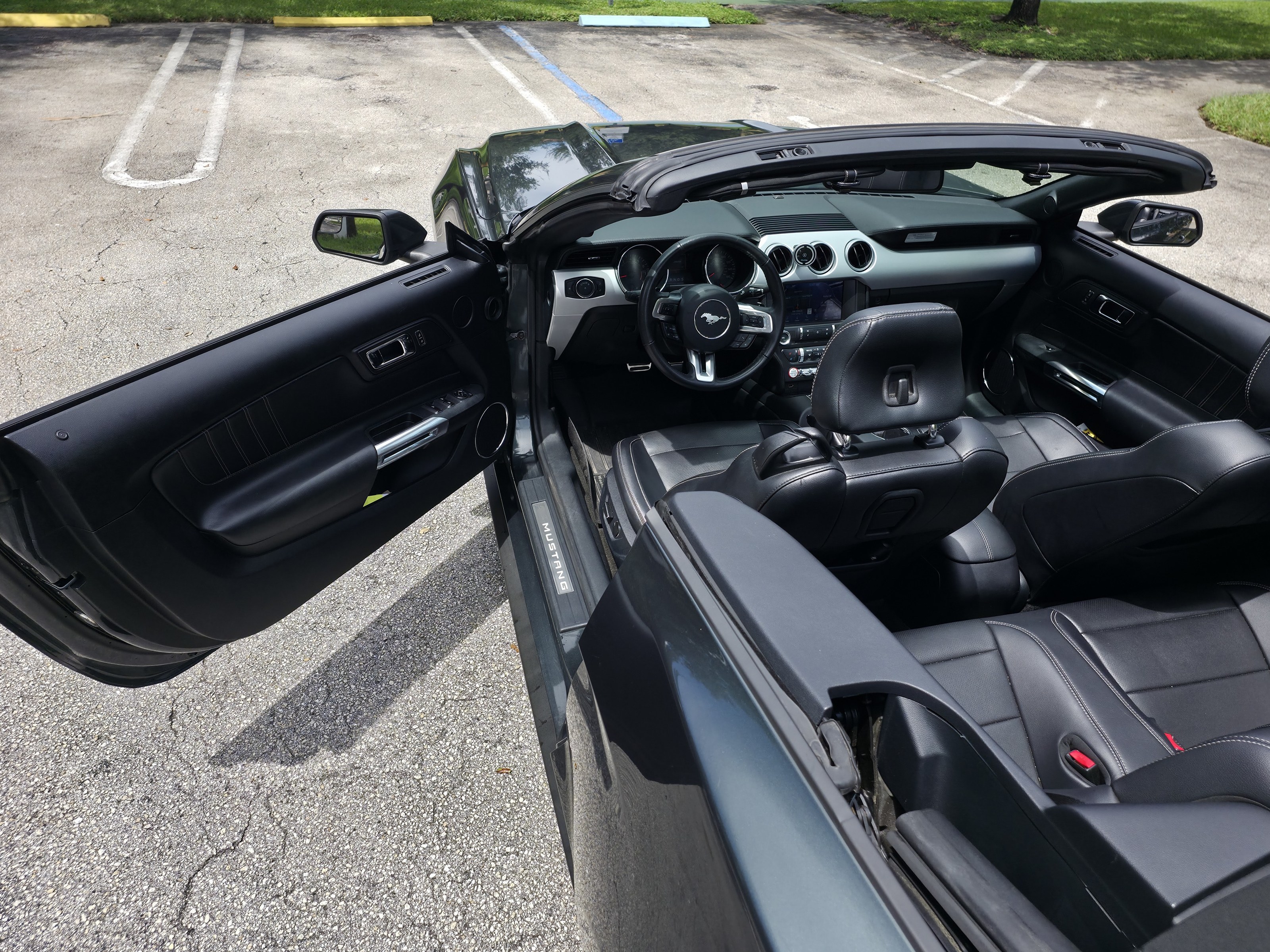 Used 2015 Ford Mustang Premium RWD image 18
