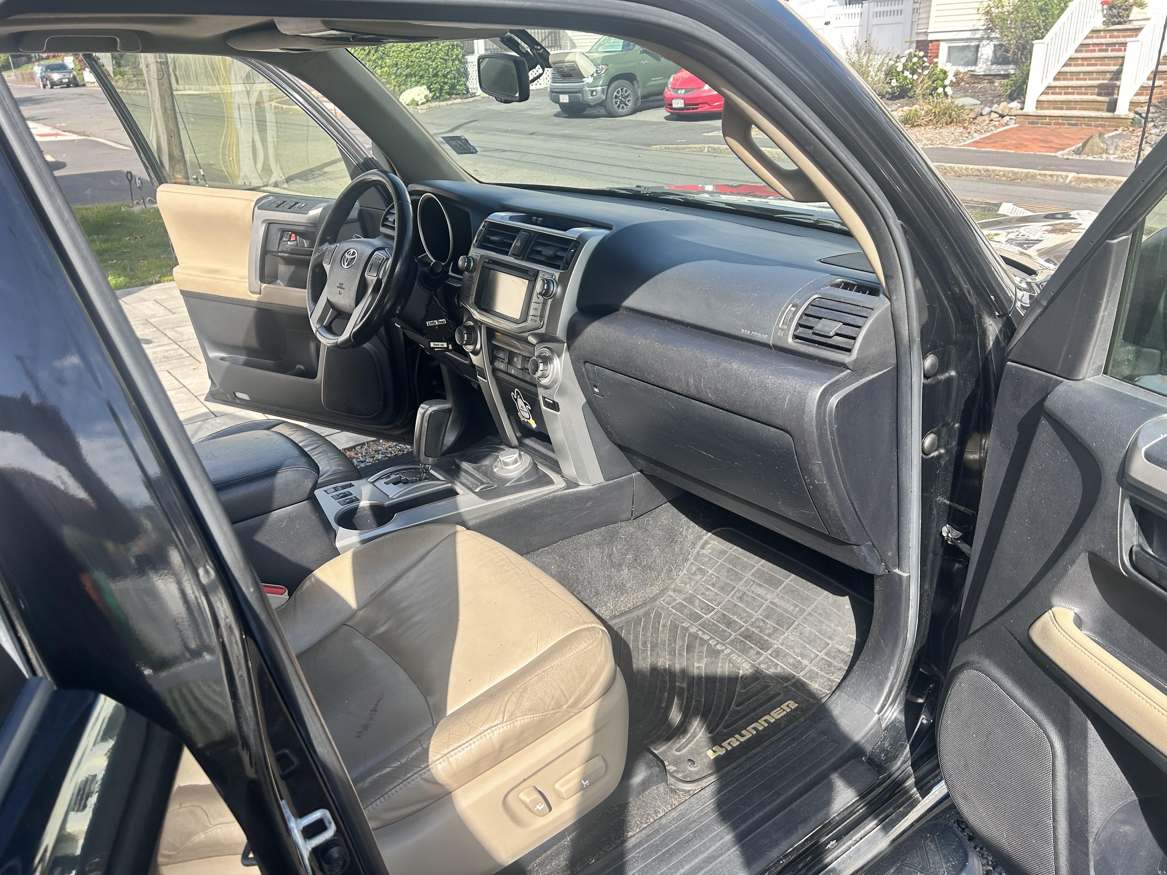 Used 2012 Toyota 4Runner Limited AWD/4WD image 13