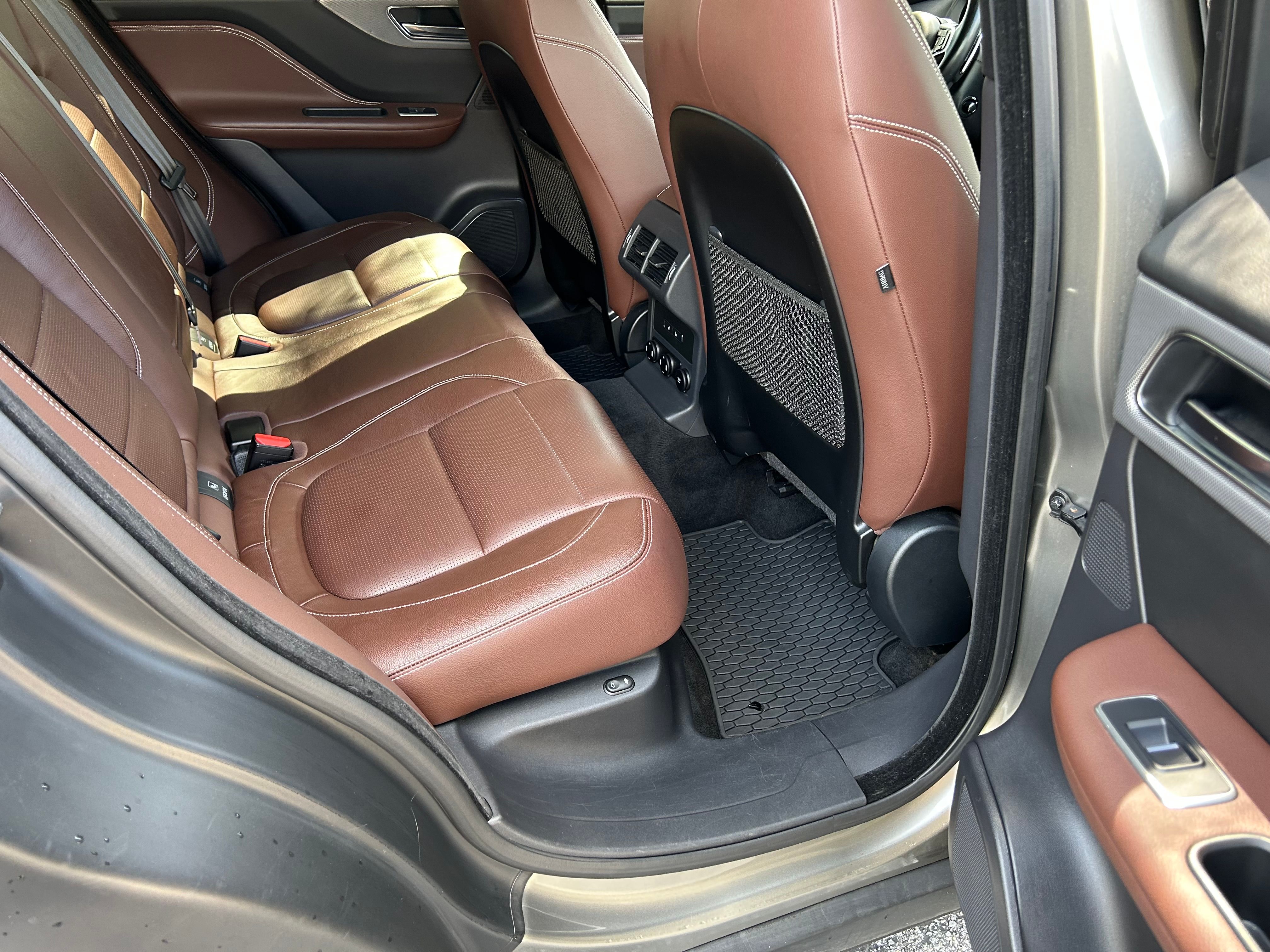 Used 2018 Jaguar F-PACE S AWD/4WD image 32