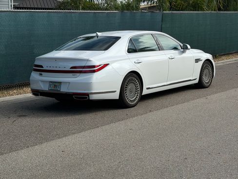Used 2020 Genesis G90 3.3T Premium RWD image 6
