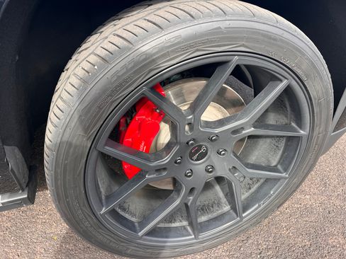 Used 2019 Cadillac Escalade ESV Platinum image 24