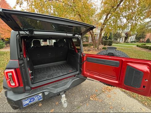 Used 2023 Ford Bronco Wildtrak image 14