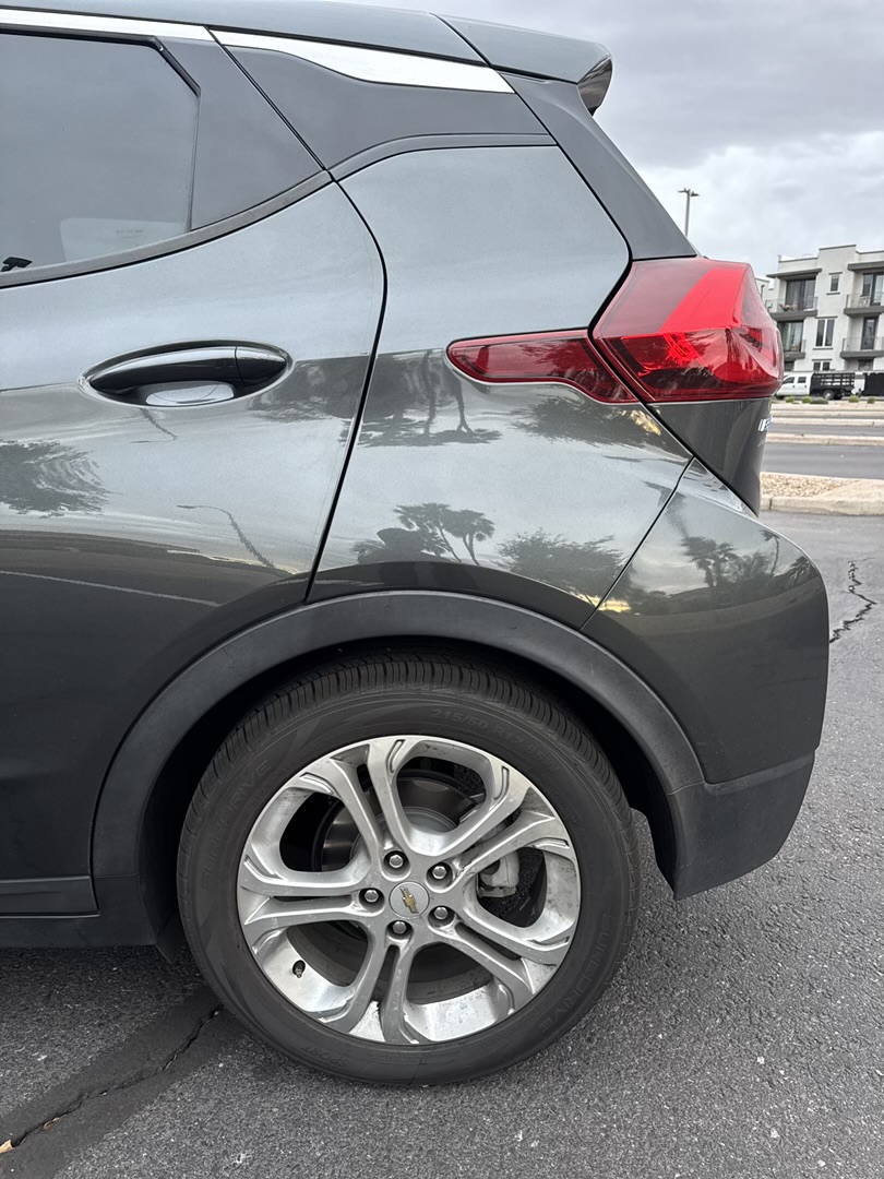 Used 2020 Chevrolet Bolt LT FWD image 9