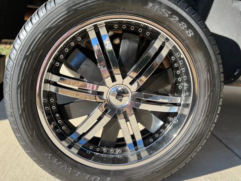 Used 2004 Nissan Titan XE image 26