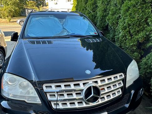 Used 2011 Mercedes-Benz ML 350 BlueTEC 4MATIC image 1