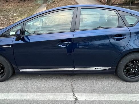 Used 2013 Toyota Prius Two FWD image 1