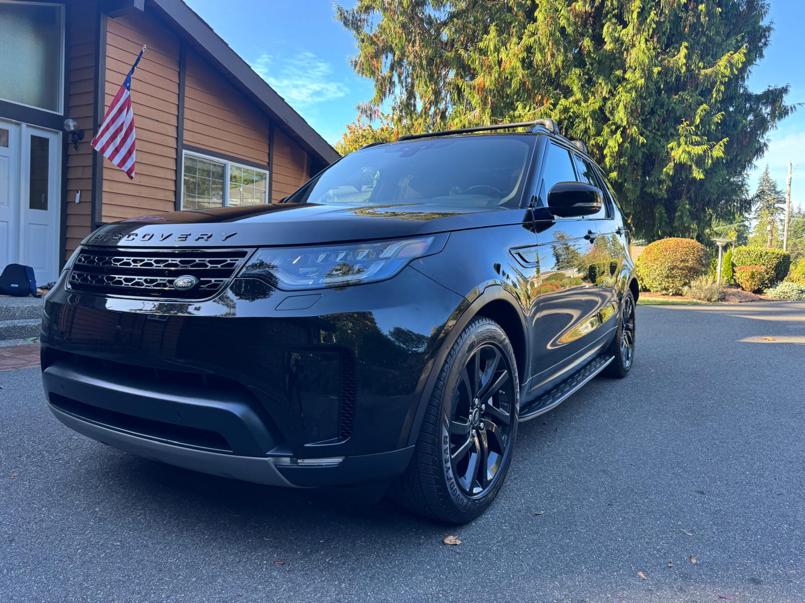 Used 2018 Land Rover Discovery HSE AWD/4WD image 4