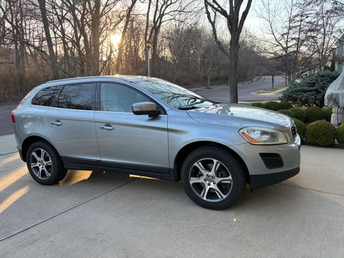 Used 2011 Volvo XC60 T6 image 5
