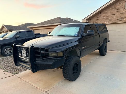 Used 1999 Dodge Ram 2500 Truck 4x4 Quad Cab image 2