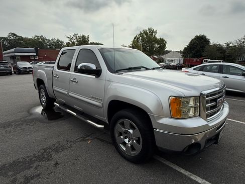 Used 2010 GMC Sierra 1500 SLE w/ Regional Value Package image 9