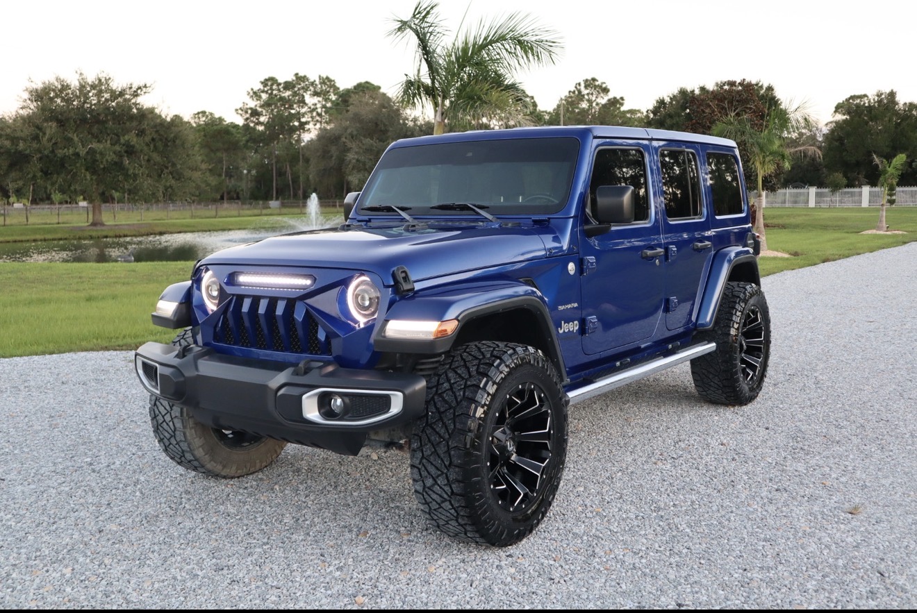 Used 2019 Jeep Wrangler Unlimited Sahara AWD/4WD image 1