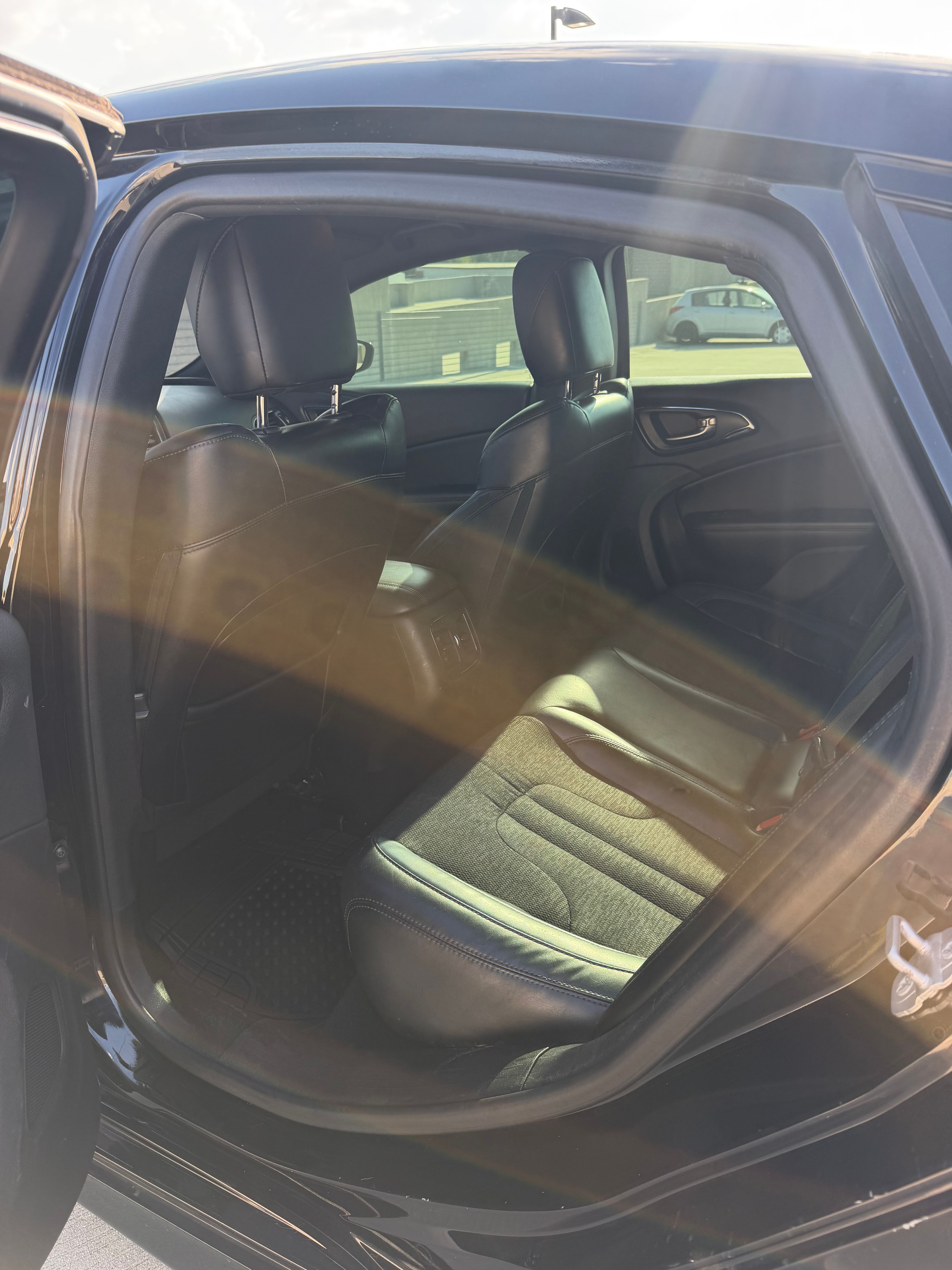 Used 2015 Chrysler 200 S w/ Navigation & Sound Group I FWD image 9